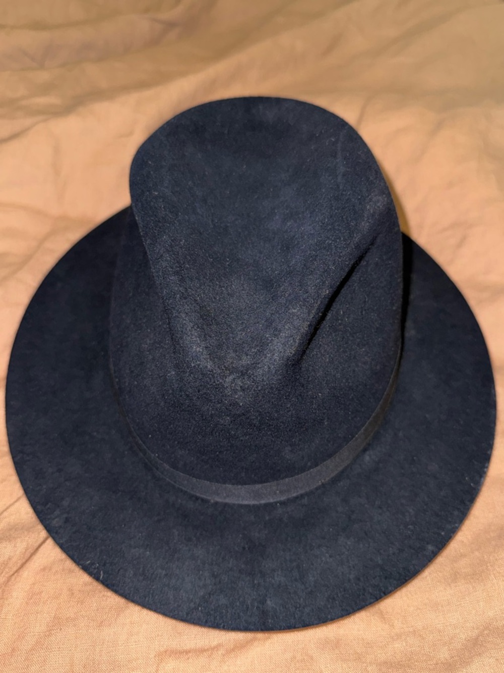 VTG Cavenaugh  rabbit felt Fedora Hat in dark Navy. Sz 6 7/8ths.